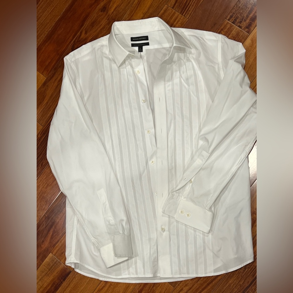 Banana Republic untucked standard fit shirt